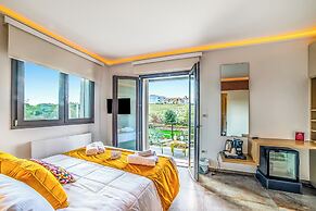 7br Luxury Villa - Pool, Garden & Parking