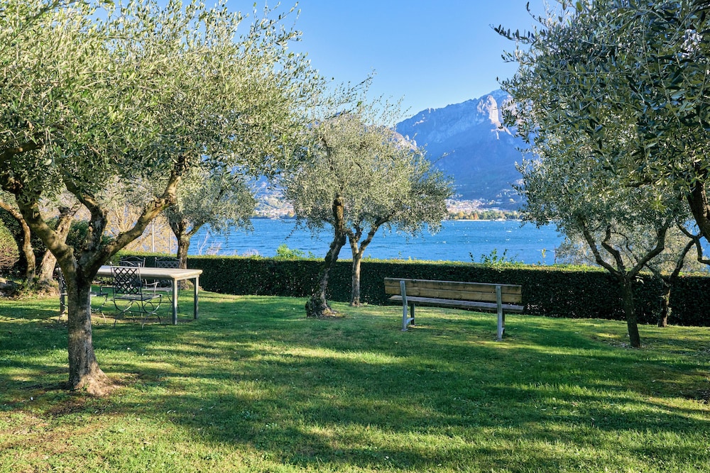 Bellagio Village