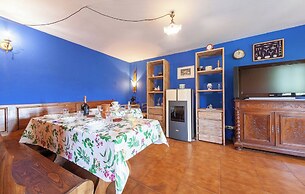 Casa Iris Holiday Home with Pool