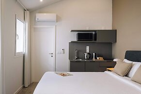 Lisbon Oriente Suites by Olala Homes