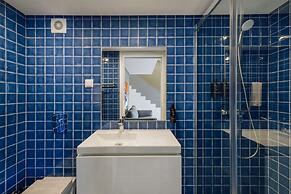 Lisbon Oriente Suites by Olala Homes