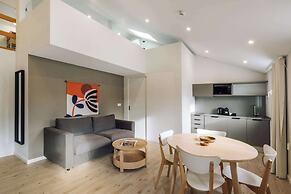Lisbon Oriente Suites by Olala Homes