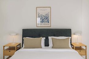 Lisbon Oriente Suites by Olala Homes