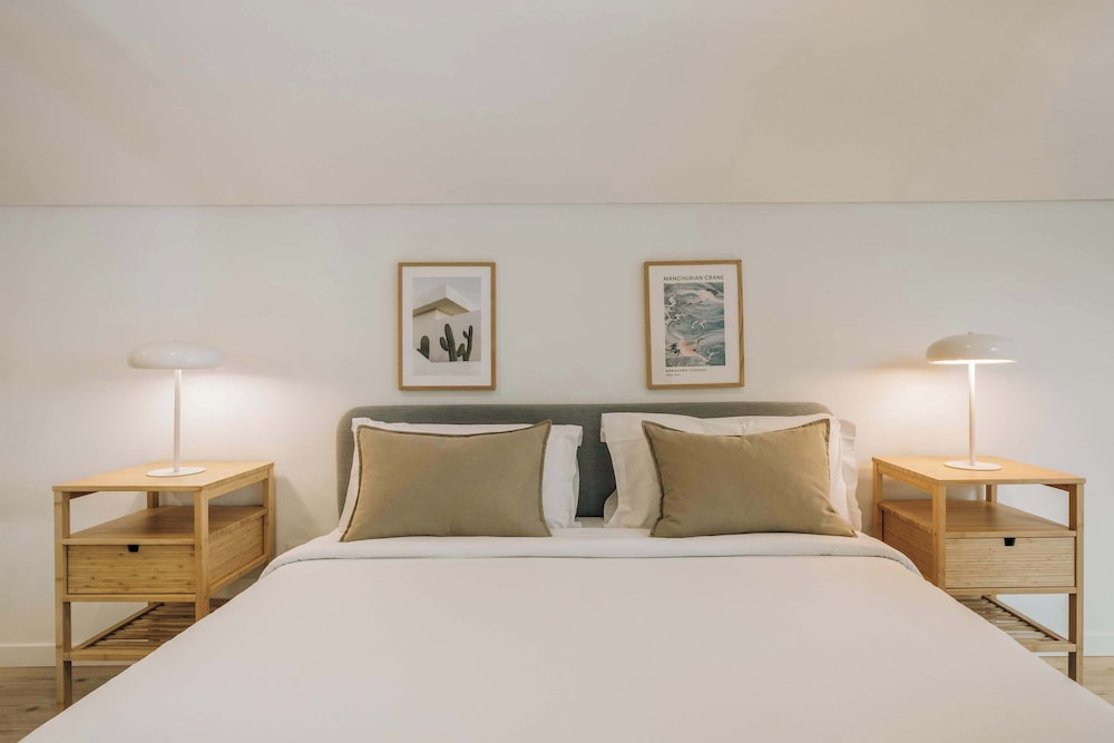 Lisbon Oriente Suites by Olala Homes