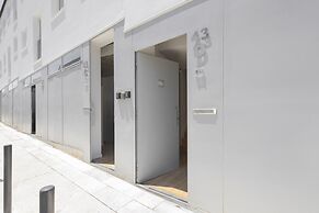 Lisbon Oriente Suites by Olala Homes