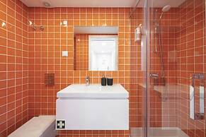 Lisbon Oriente Suites by Olala Homes