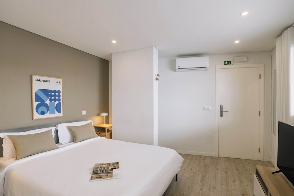 Lisbon Oriente Suites by Olala Homes