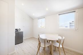 Lisbon Oriente Suites by Olala Homes