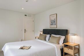 Lisbon Oriente Suites by Olala Homes