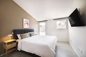 Lisbon Oriente Suites by Olala Homes