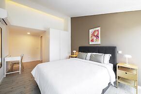 Lisbon Oriente Suites by Olala Homes