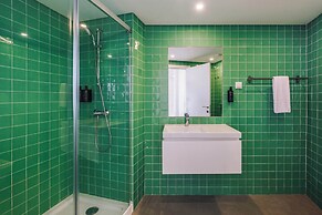 Lisbon Oriente Suites by Olala Homes