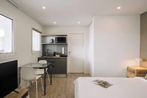 Lisbon Oriente Suites by Olala Homes