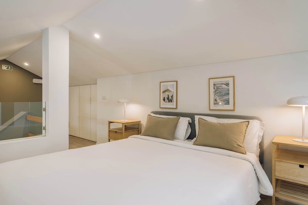 Lisbon Oriente Suites by Olala Homes