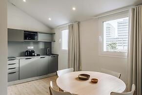 Lisbon Oriente Suites by Olala Homes