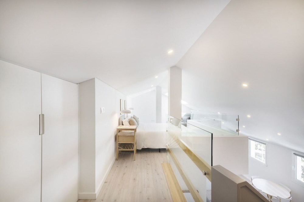Lisbon Oriente Suites by Olala Homes