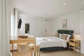 Lisbon Oriente Suites by Olala Homes