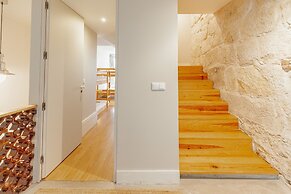 Urban Refuge 4BD by Vacationy