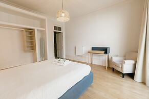 Urban Refuge 4BD by Vacationy