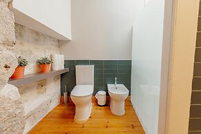 Urban Refuge 4BD by Vacationy