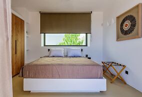 Paros Villa Skylines Estate I
