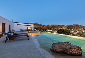 Paros Villa Skylines Estate I