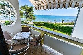 Beachfront Apartment Liveri 5