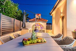 Villa Ballat With Heated Pool