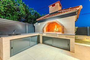 Villa Ballat With Heated Pool