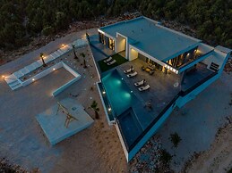 Modern Villa Porta in Novalja