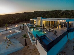 Modern Villa Porta in Novalja