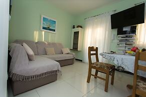 Beachfront Holiday Home With Pool Mami