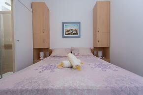 Beachfront Holiday Home With Pool Mami