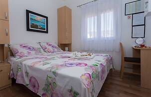Beachfront Holiday Home With Pool Mami