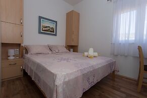 Beachfront Holiday Home With Pool Mami