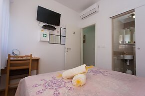 Beachfront Holiday Home With Pool Mami