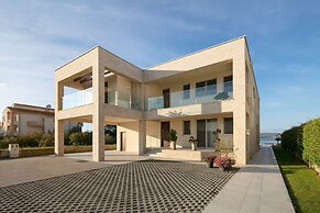 Beautiful Villa Sale