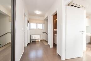 Sargas Suite 6 With City View