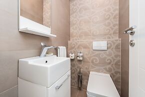 Sargas Suite 6 With City View