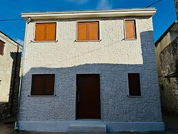 Stone House Moca in Suko an