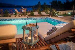 Seafront Villa Noah With Heated Pool
