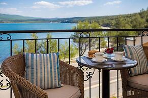 Seafront Villa Noah With Heated Pool