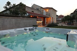 Villa Bonavita With Jacuzzi
