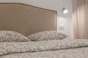 Seafront Apartment Elona