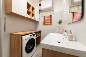 Seafront Apartment Elona