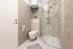 Seafront Apartment Elona