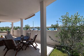 Seafront Apartment Elona
