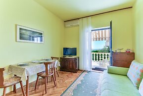 Beachfront Apartment Liveri 3