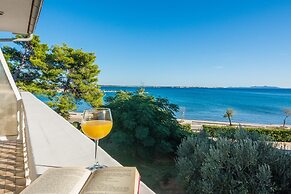 Beachfront Apartment Liveri 4