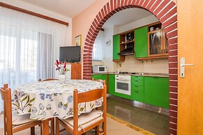 Beachfront Apartment Liveri 4